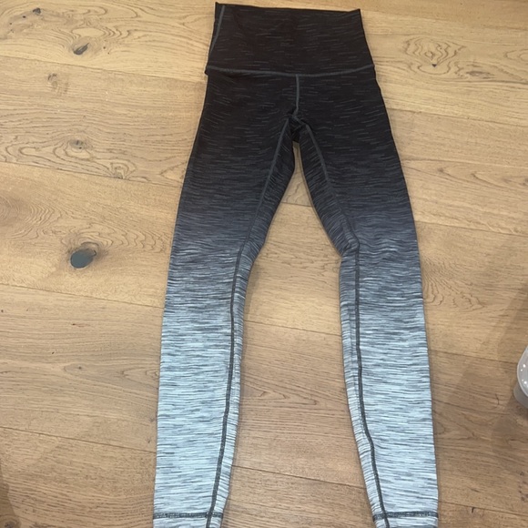 Lululemon ombré leggings - Picture 2 of 4